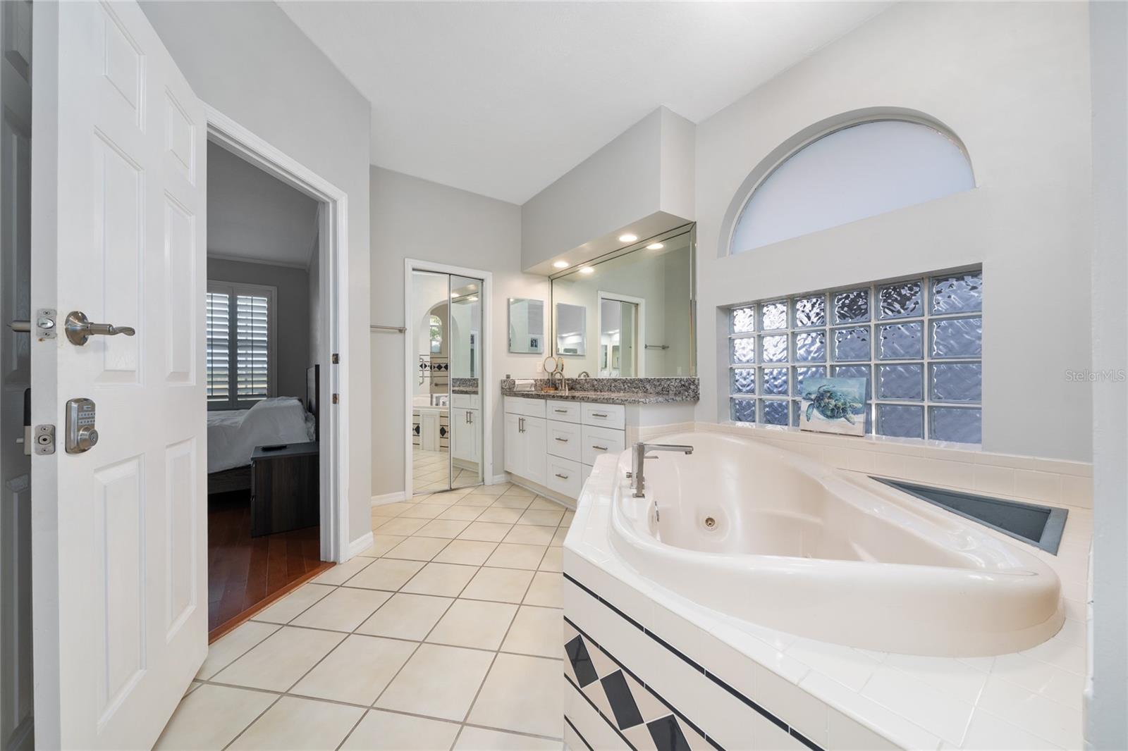 VISTA ROYALE - Residential