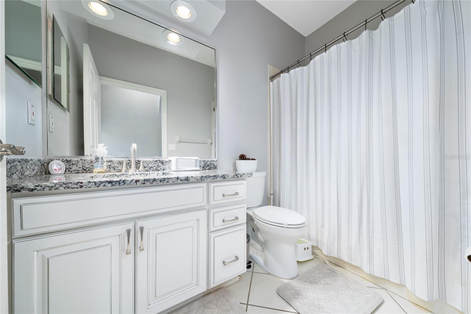 VISTA ROYALE - Residential