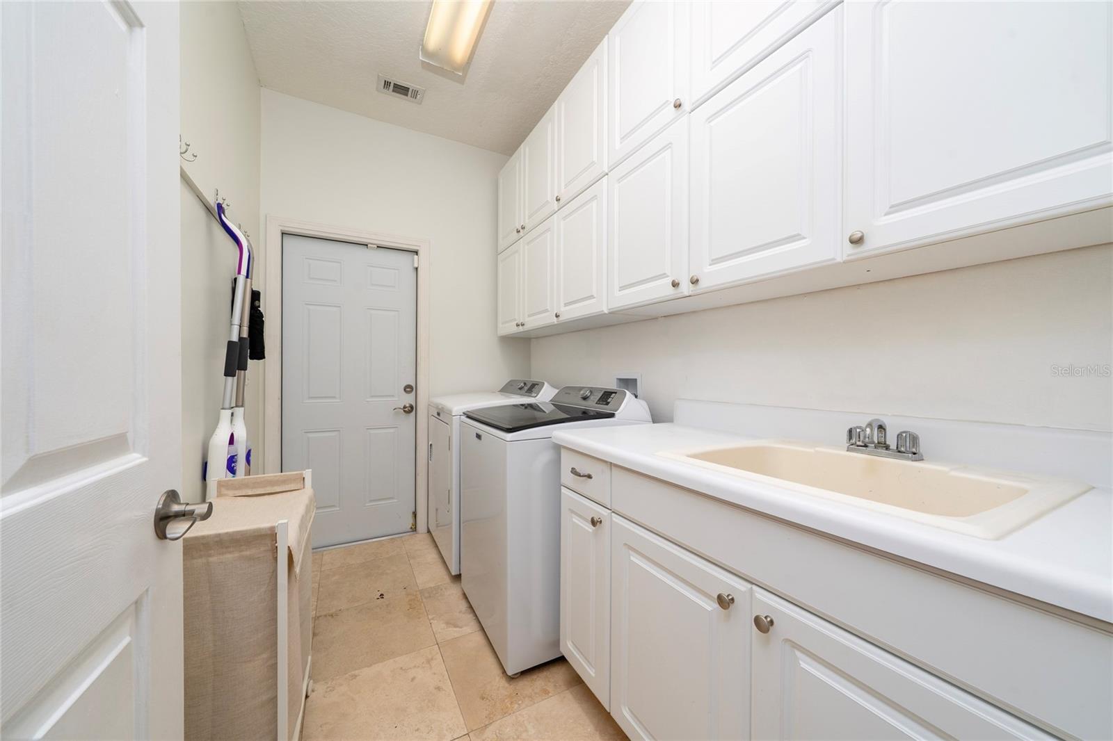 VISTA ROYALE - Residential