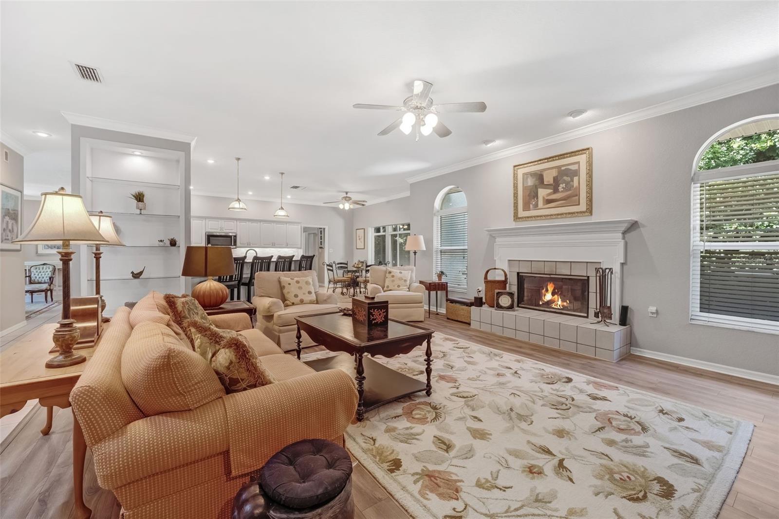 CRESTWOOD OAKS - Residential