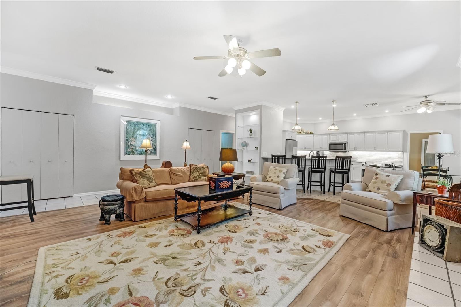 CRESTWOOD OAKS - Residential