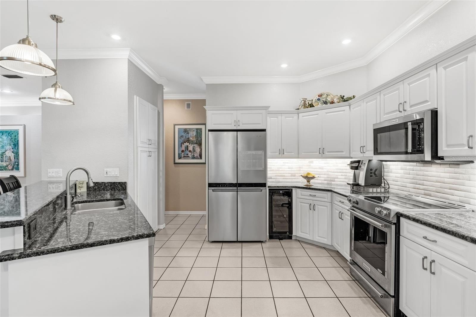 CRESTWOOD OAKS - Residential