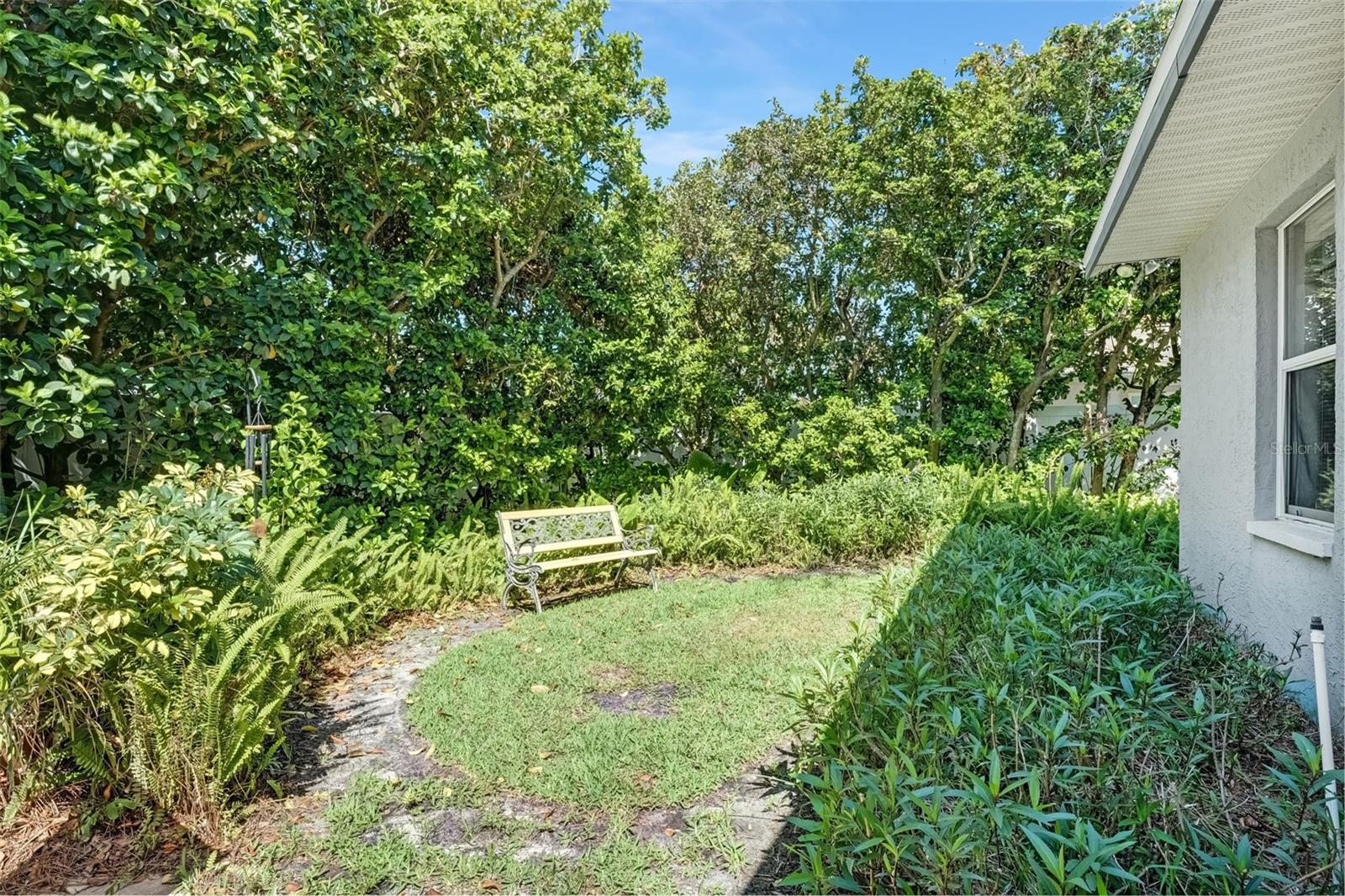 CRESTWOOD OAKS - Residential