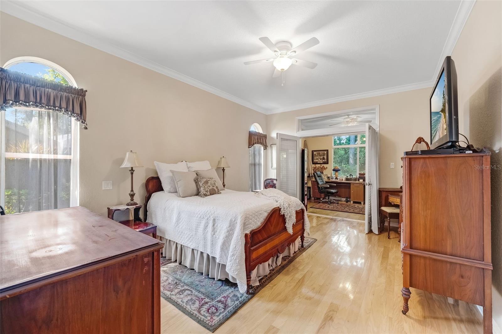 CRESTWOOD OAKS - Residential