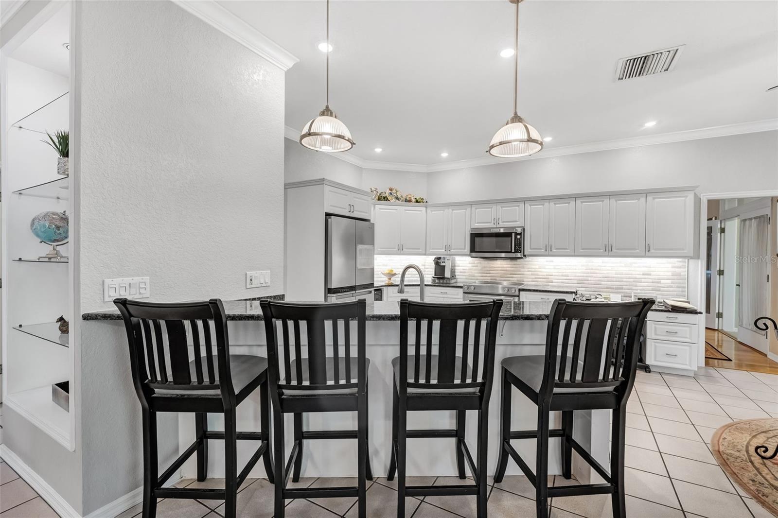 CRESTWOOD OAKS - Residential