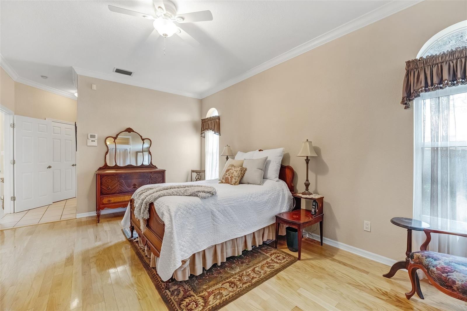 CRESTWOOD OAKS - Residential