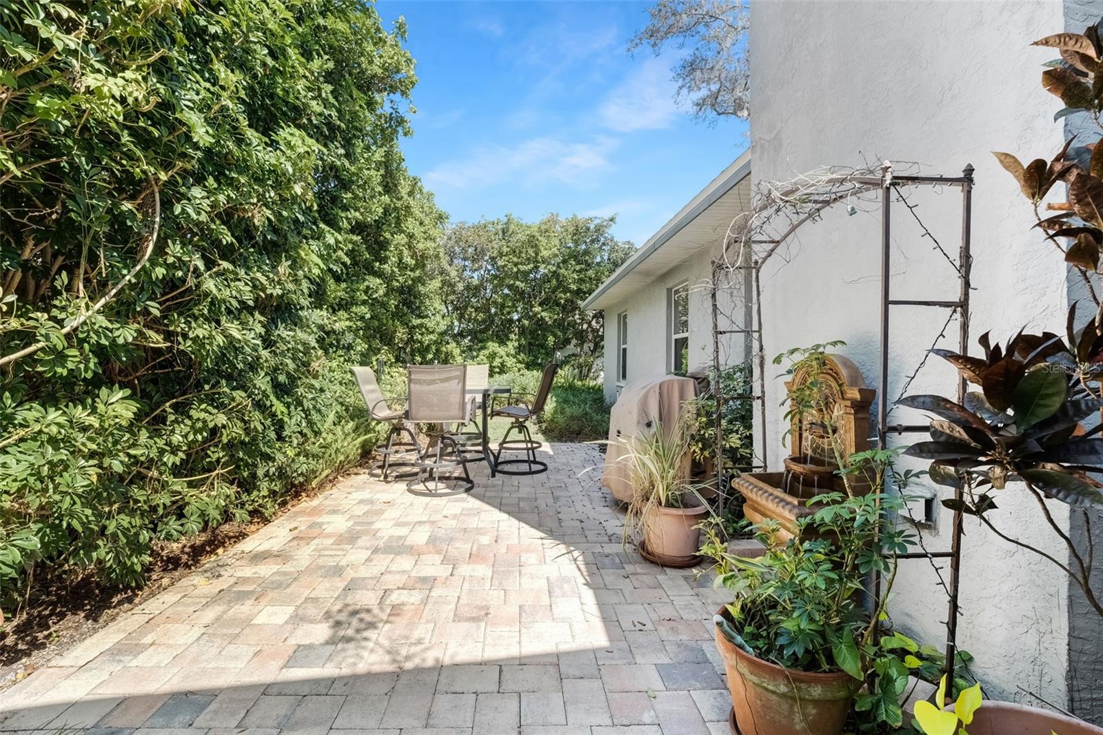 CRESTWOOD OAKS - Residential