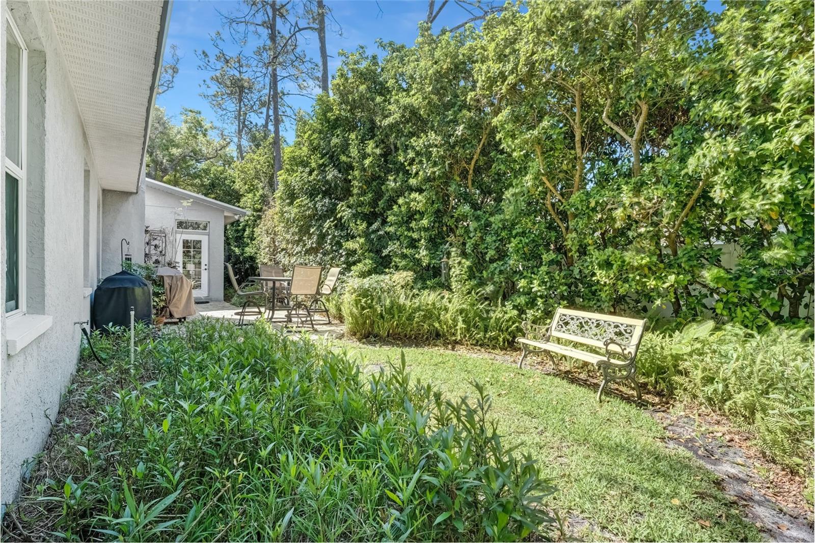 CRESTWOOD OAKS - Residential