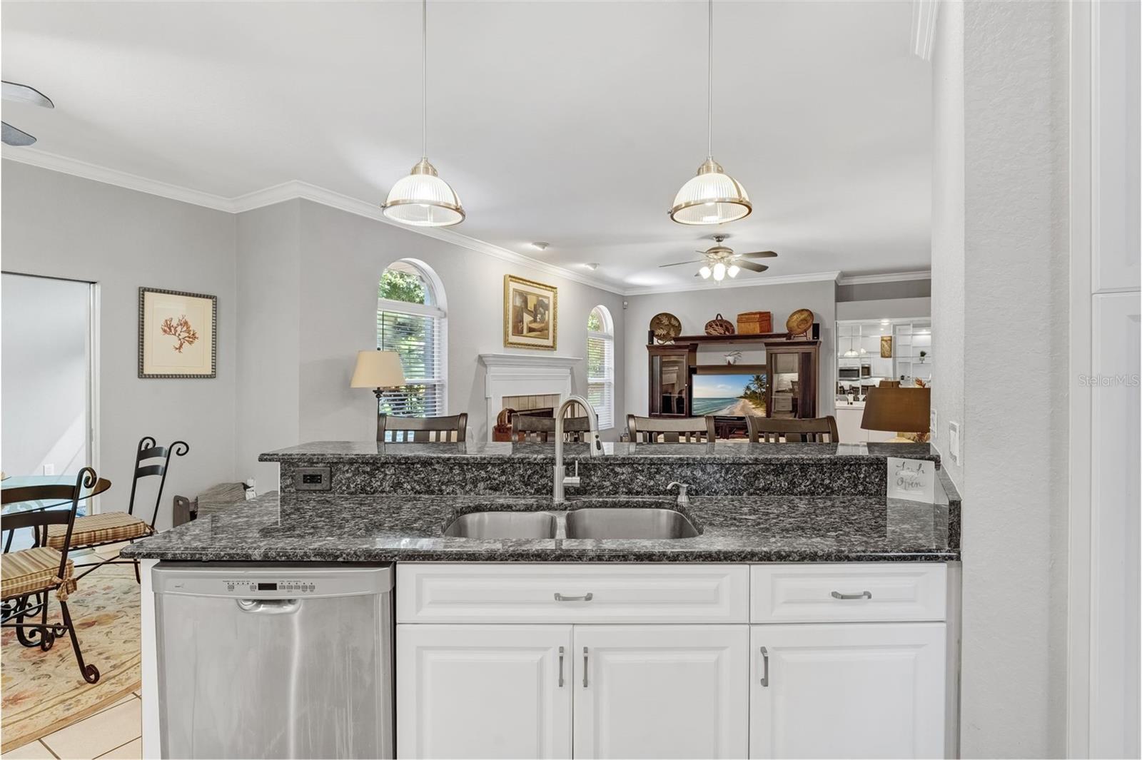 CRESTWOOD OAKS - Residential