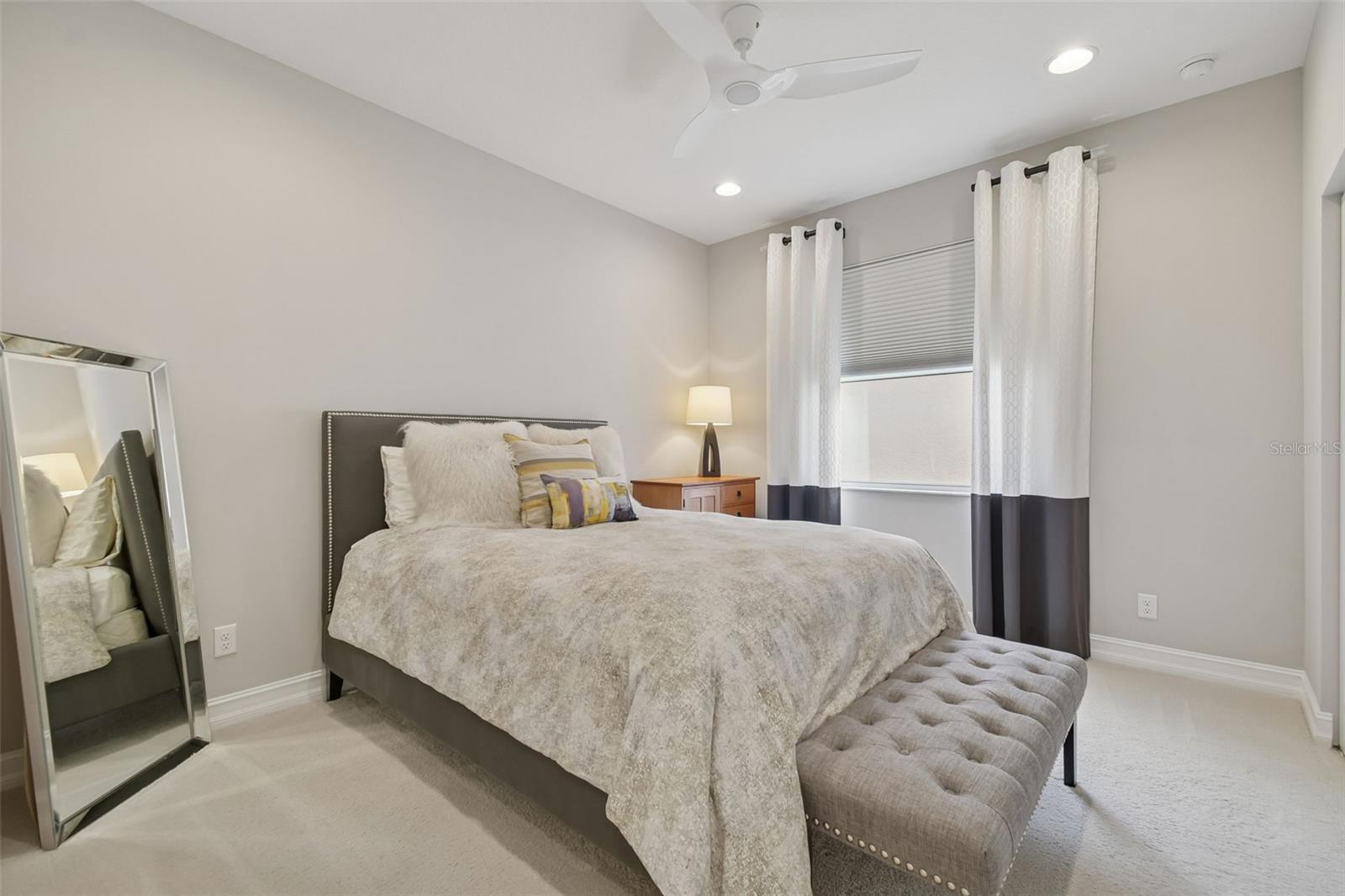 VALENCIA LAKES TR N - Residential