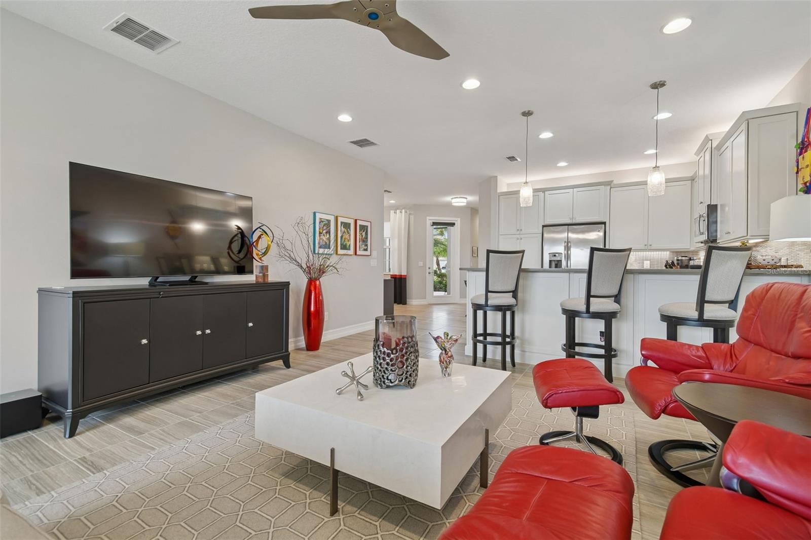 VALENCIA LAKES TR N - Residential