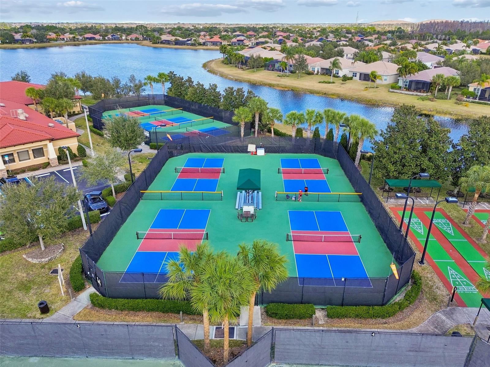 VALENCIA LAKES TR N - Residential