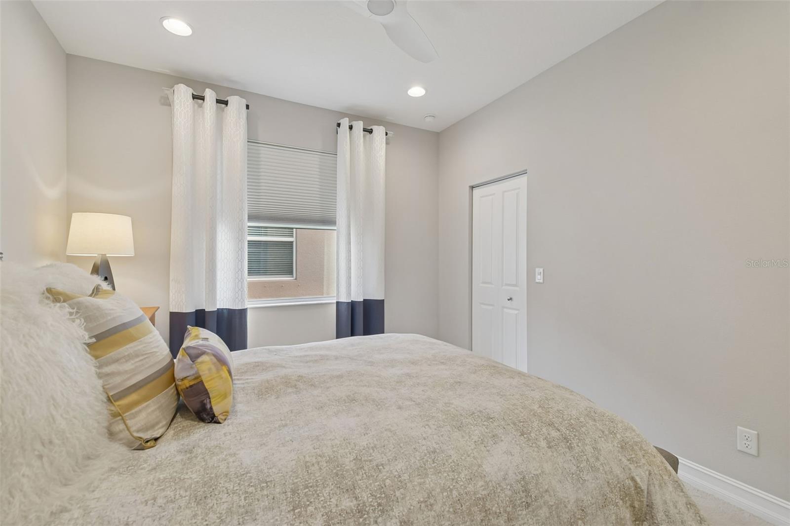 VALENCIA LAKES TR N - Residential