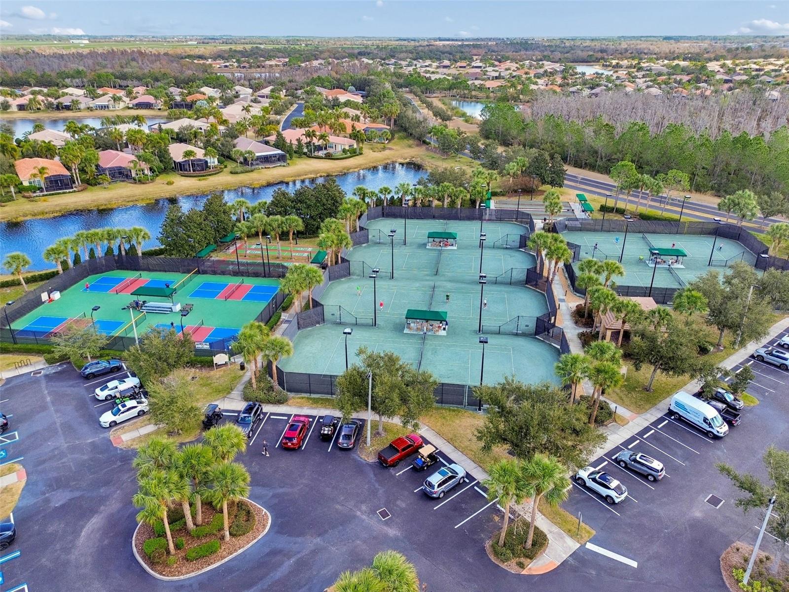 VALENCIA LAKES TR N - Residential