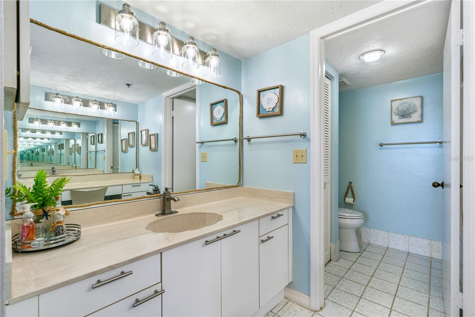 OCEANS ATRIUM ONE CONDO - Residential