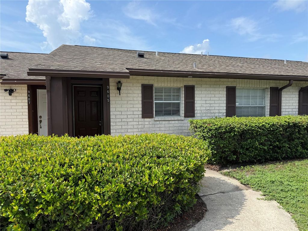 Photo of 9605 Eastfield Road #9605, Thonotosassa, FL 33592 (MLS # O6421243)