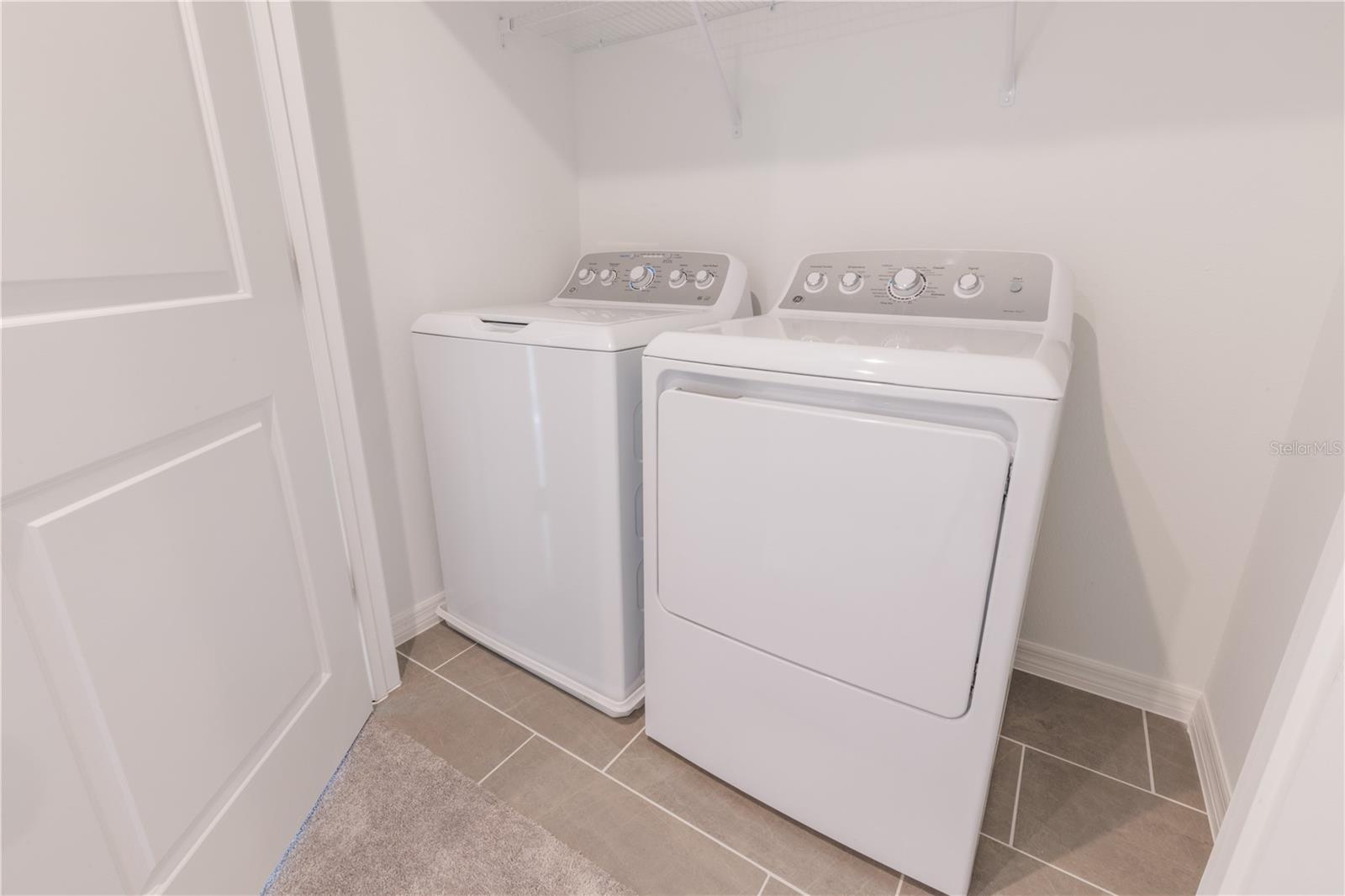 AVALON PARK TAVARES - Residential Lease