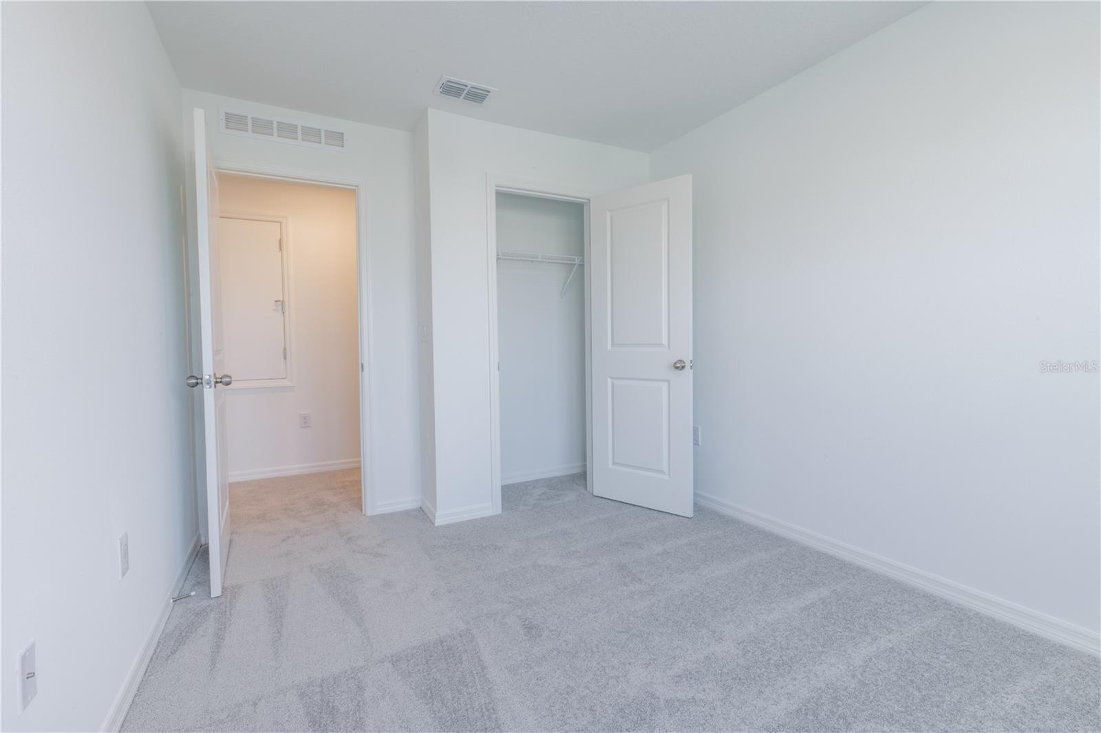 AVALON PARK TAVARES - Residential Lease