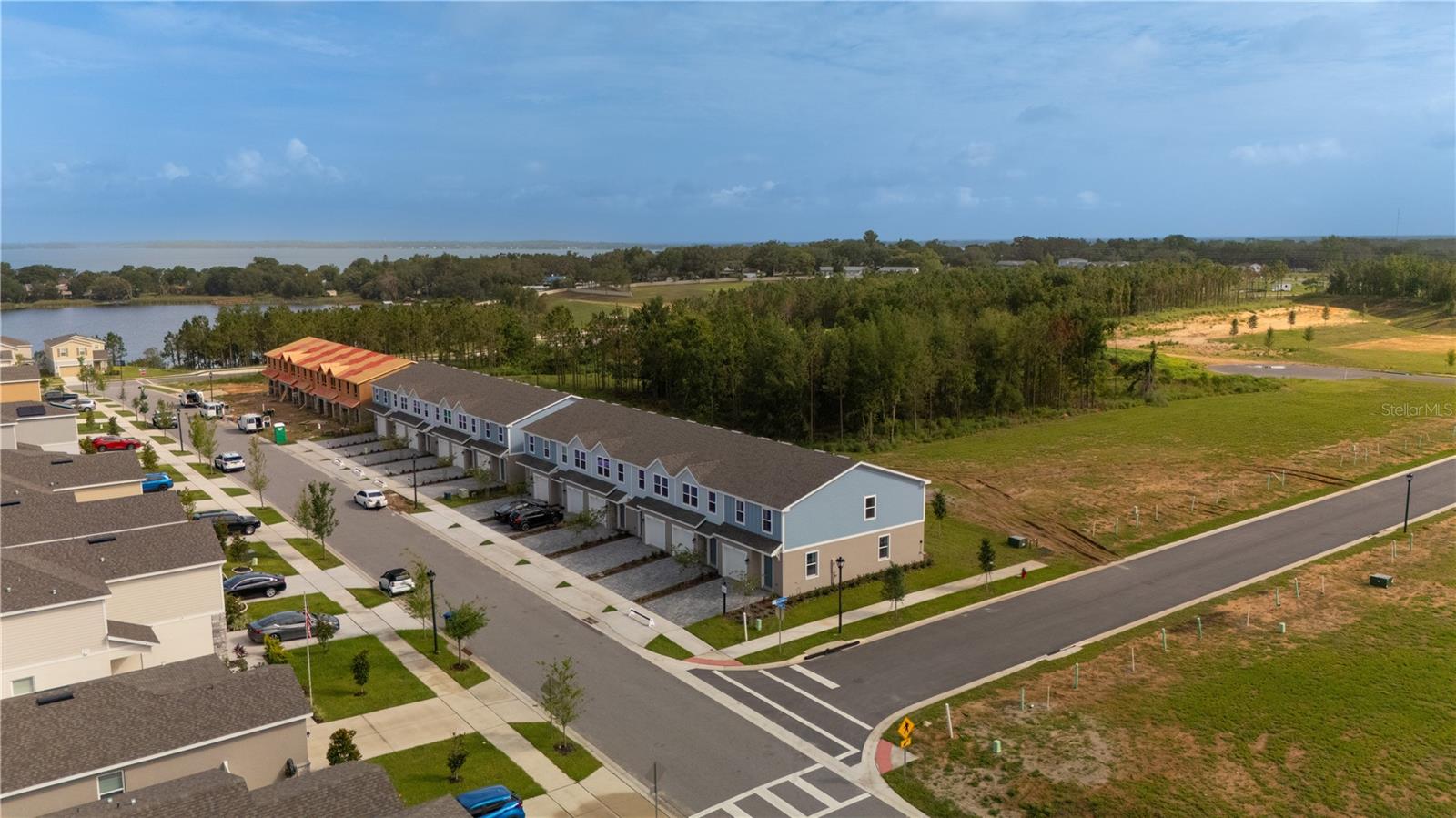 AVALON PARK TAVARES - Residential Lease