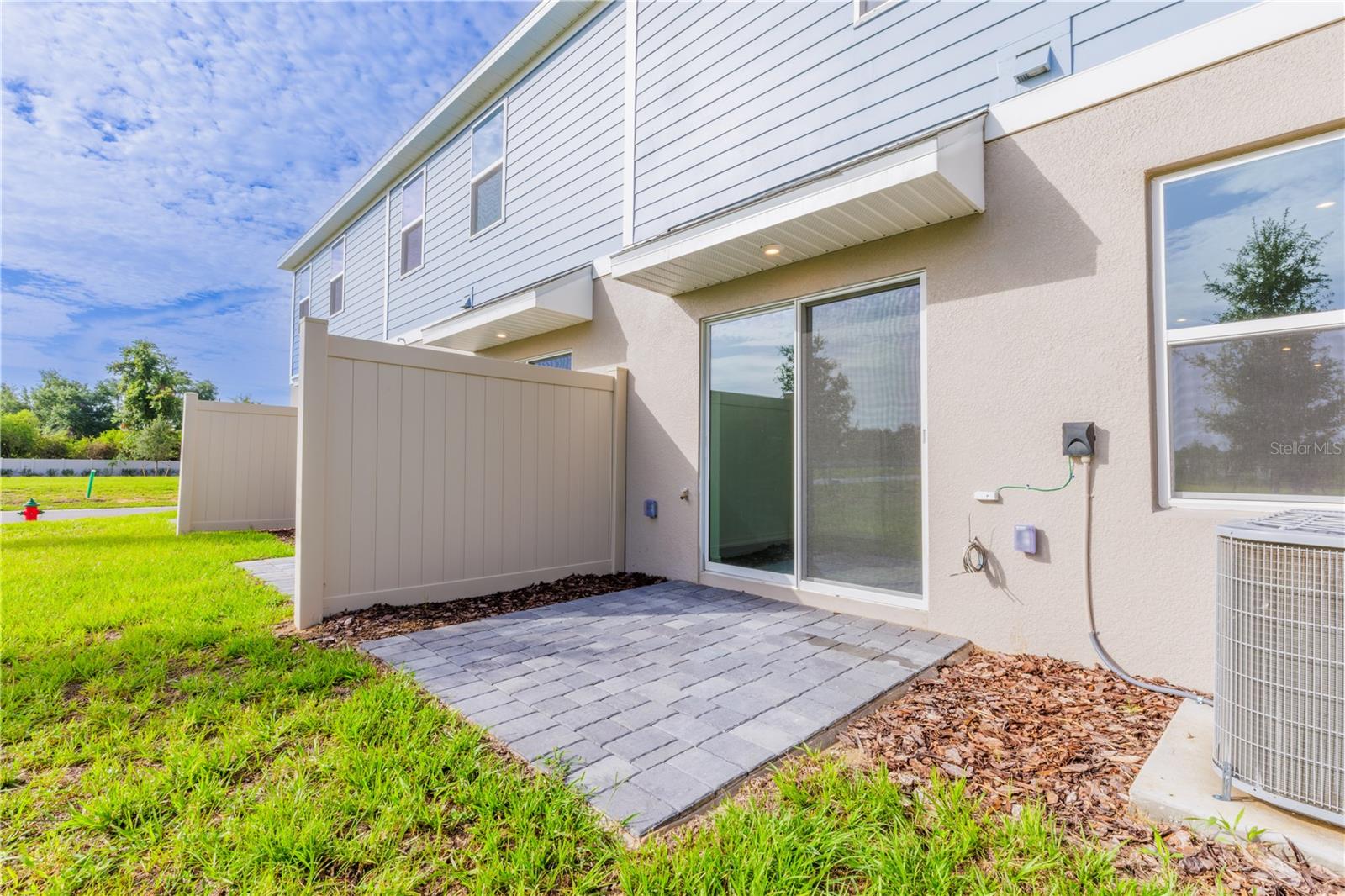 AVALON PARK TAVARES - Residential Lease