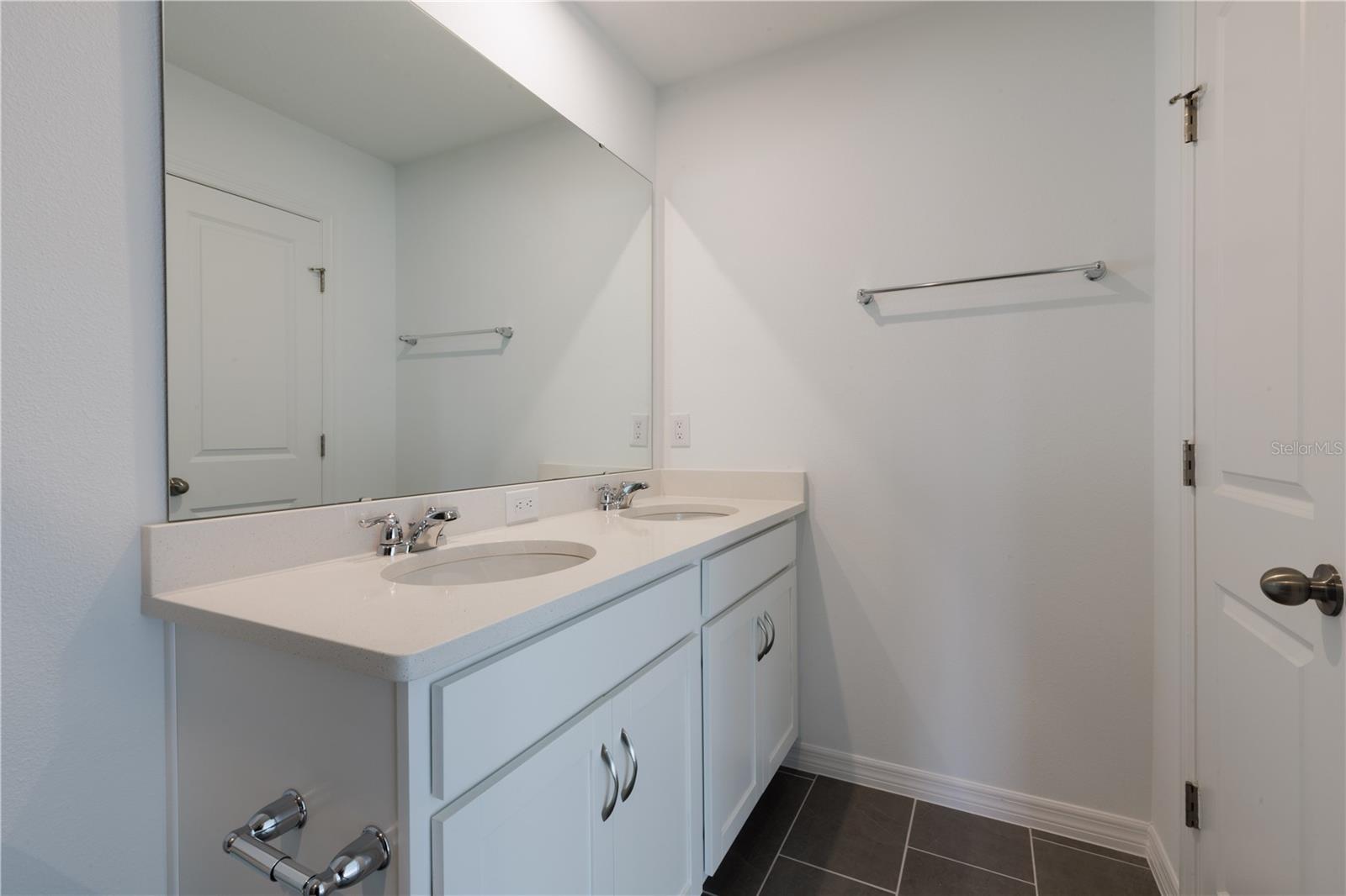 AVALON PARK TAVARES - Residential Lease