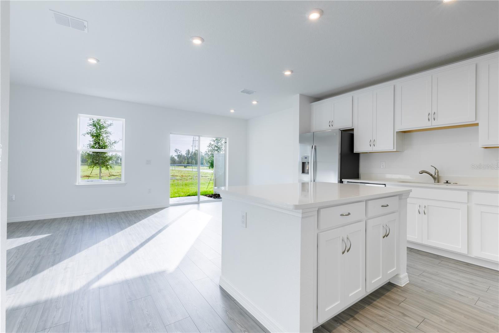 AVALON PARK TAVARES - Residential Lease