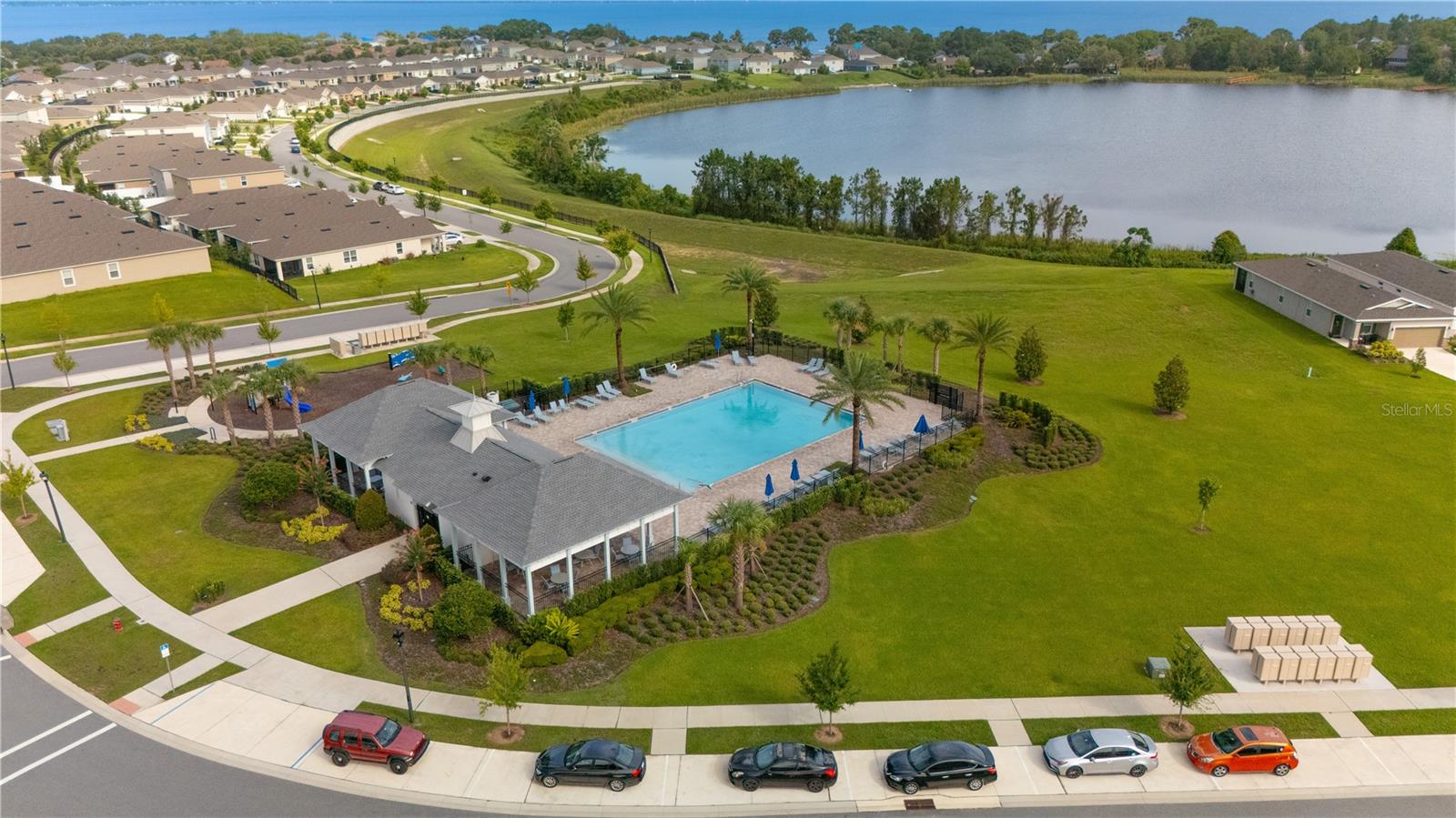 AVALON PARK TAVARES - Residential Lease