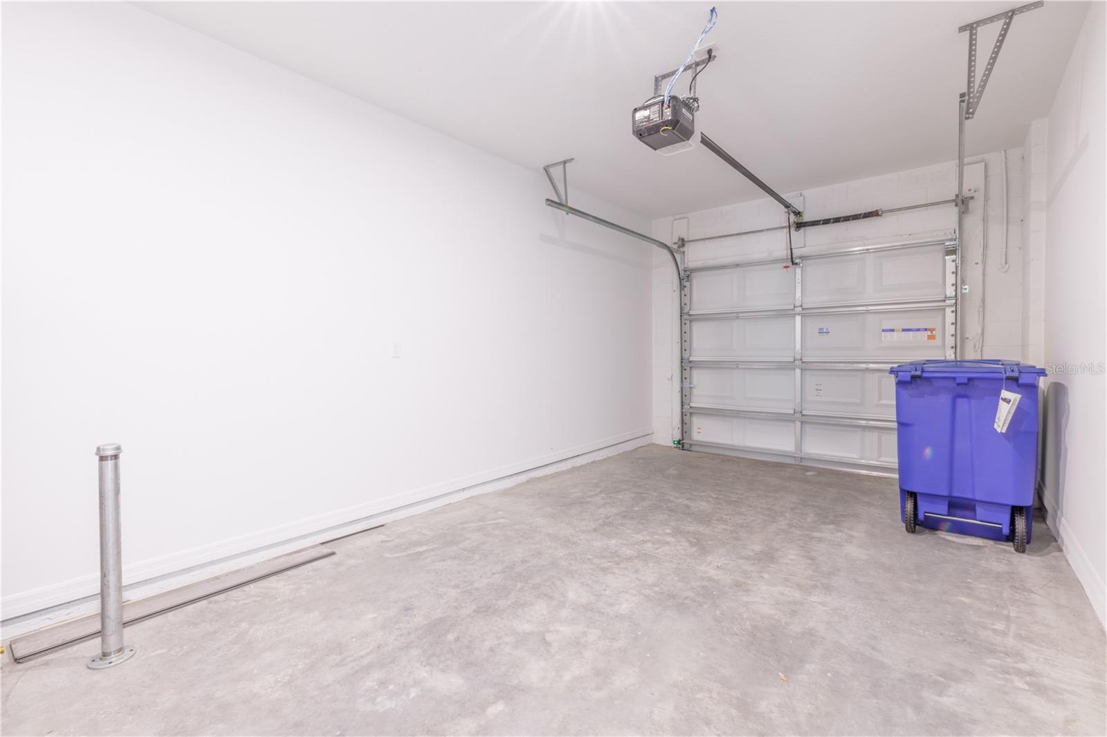 AVALON PARK TAVARES - Residential Lease