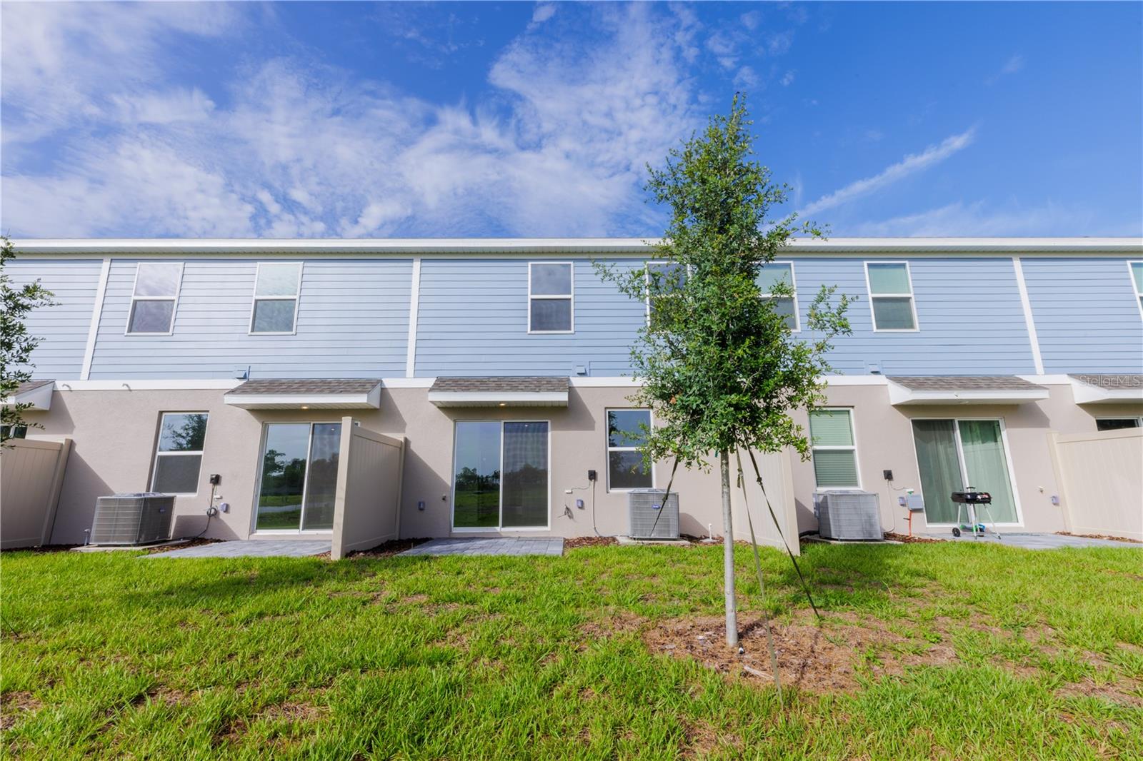 AVALON PARK TAVARES - Residential Lease