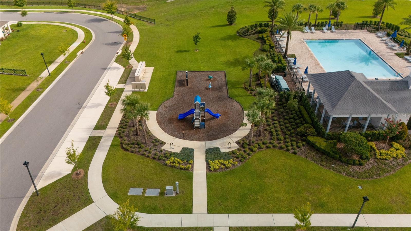 AVALON PARK TAVARES - Residential Lease