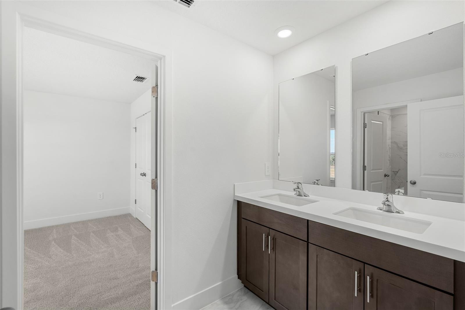 EDEN CREST - Residential