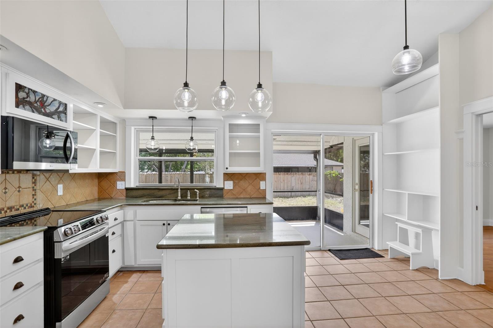 1832 E CHERYL DRIVE
