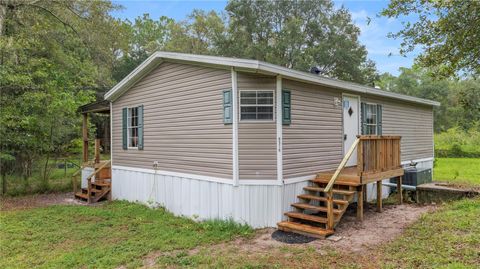 A home in LAKELAND