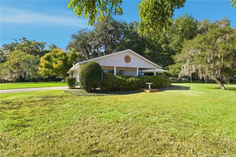 Photo of 4 N Archwood Drive, Inverness, FL 34450 (MLS # OM713544)