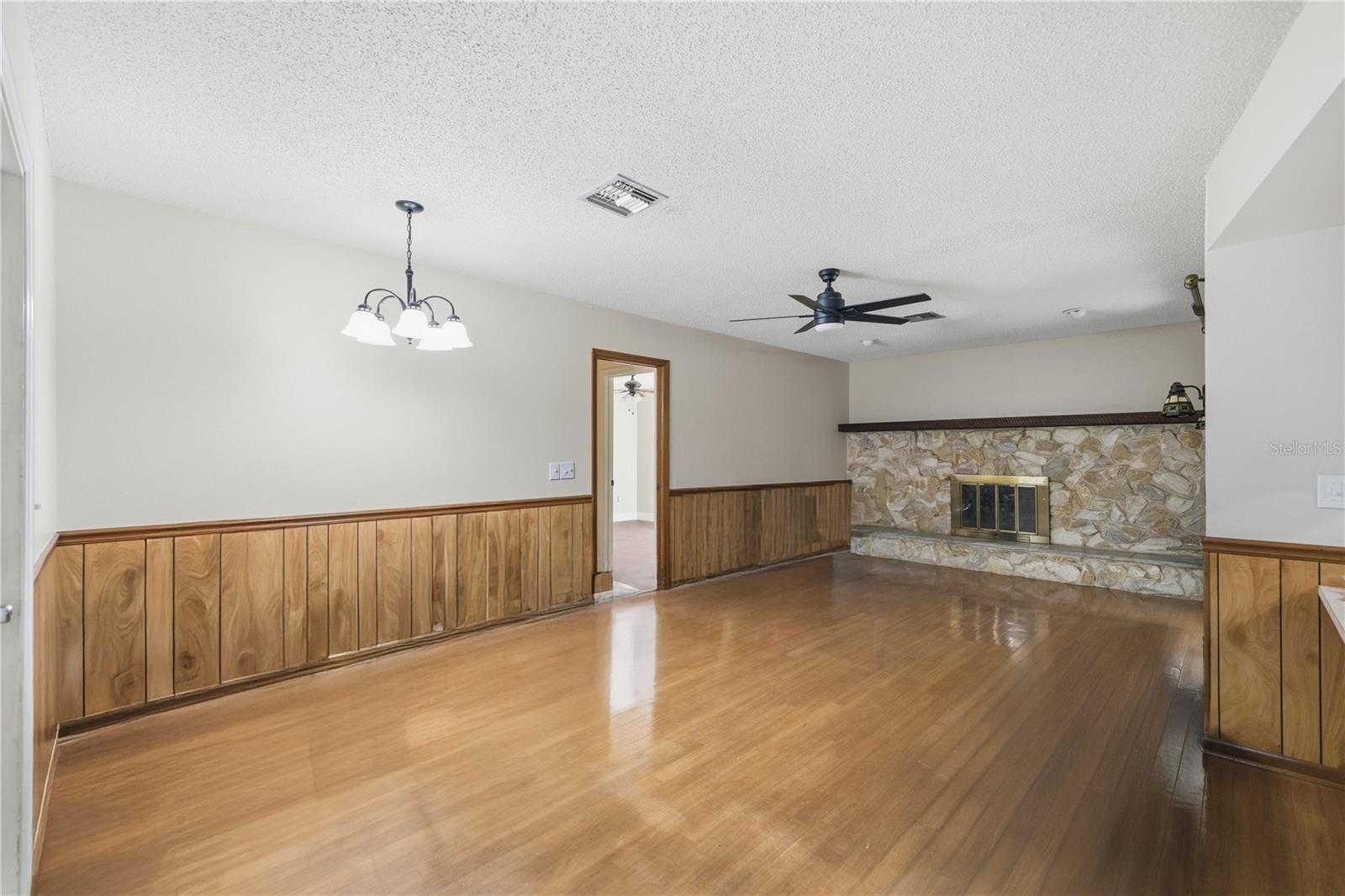 ARCHWOOD ESTATES UNREC SUB - Residential