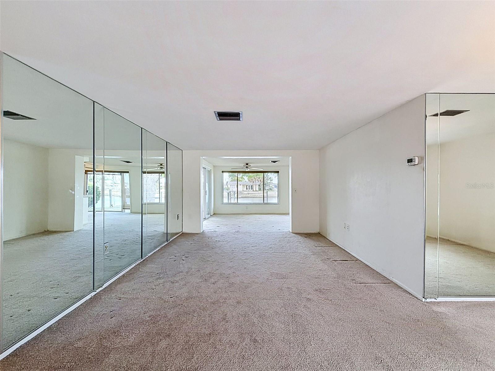 LEISURE BEACH - Residential