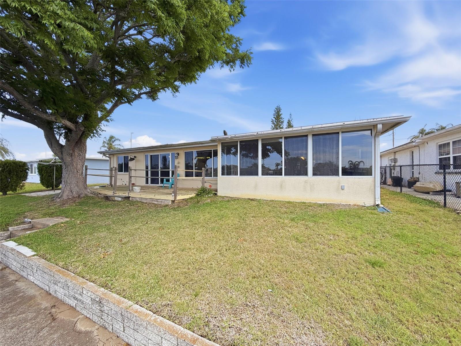 LEISURE BEACH - Residential