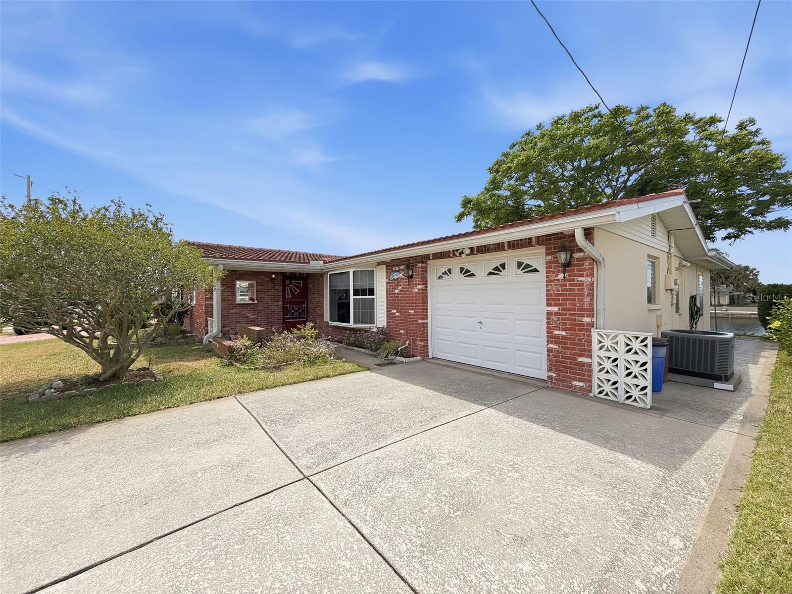 LEISURE BEACH - Residential