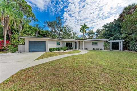 2132 HYDE PARK CIRCLE SARASOTA FL 34239