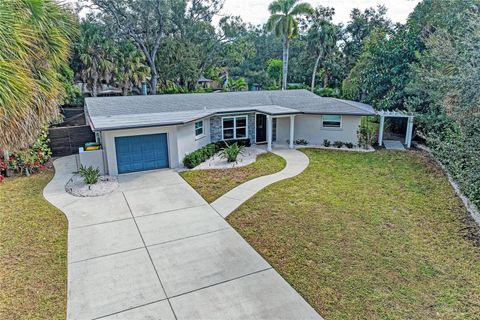 2132 HYDE PARK CIRCLE SARASOTA FL 34239
