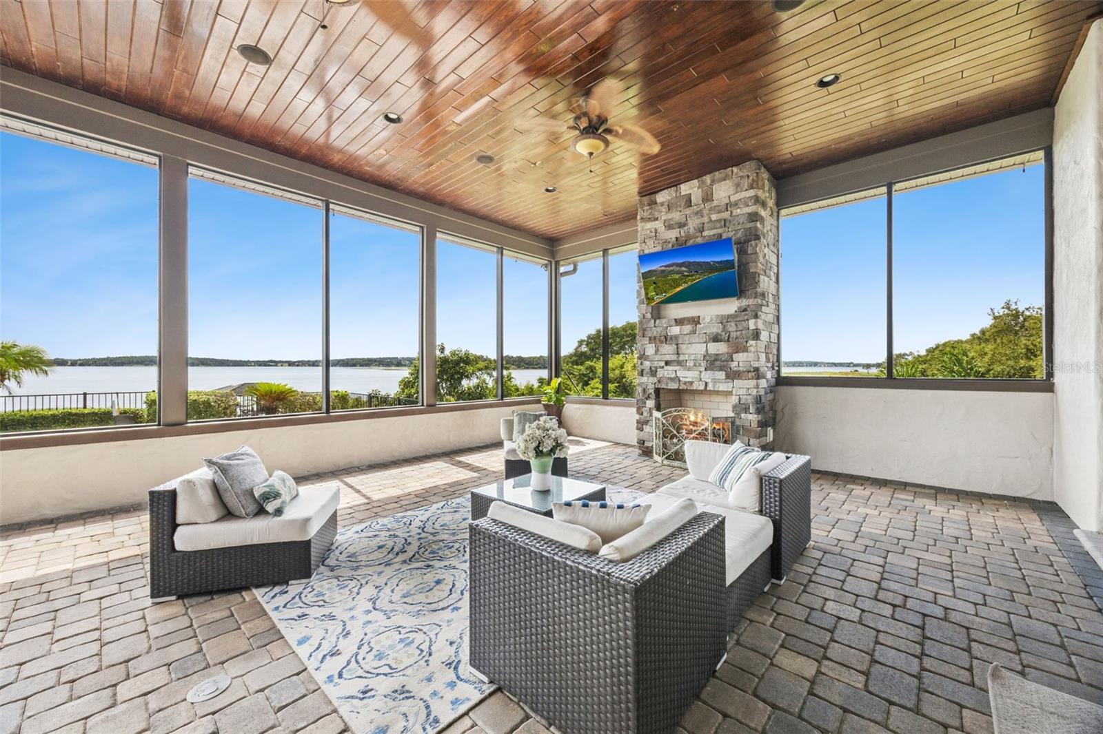 MAGNOLIA POINT - Residential