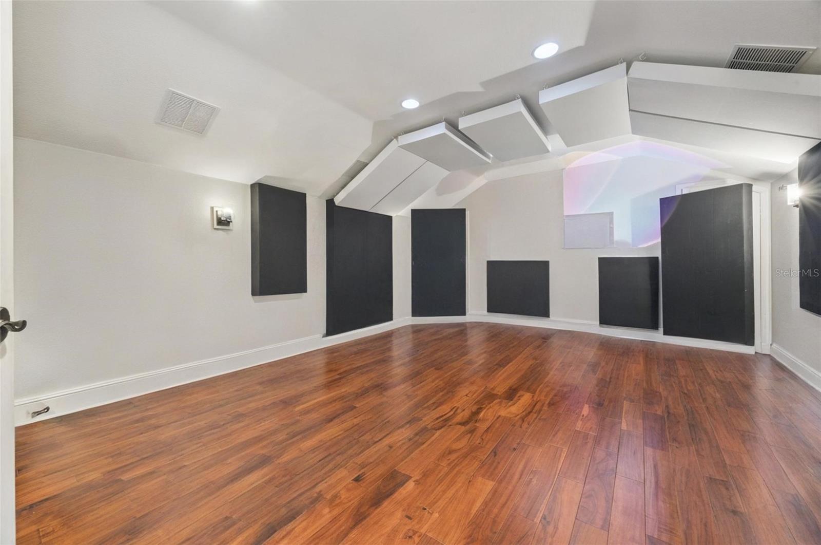 MAGNOLIA POINT - Residential