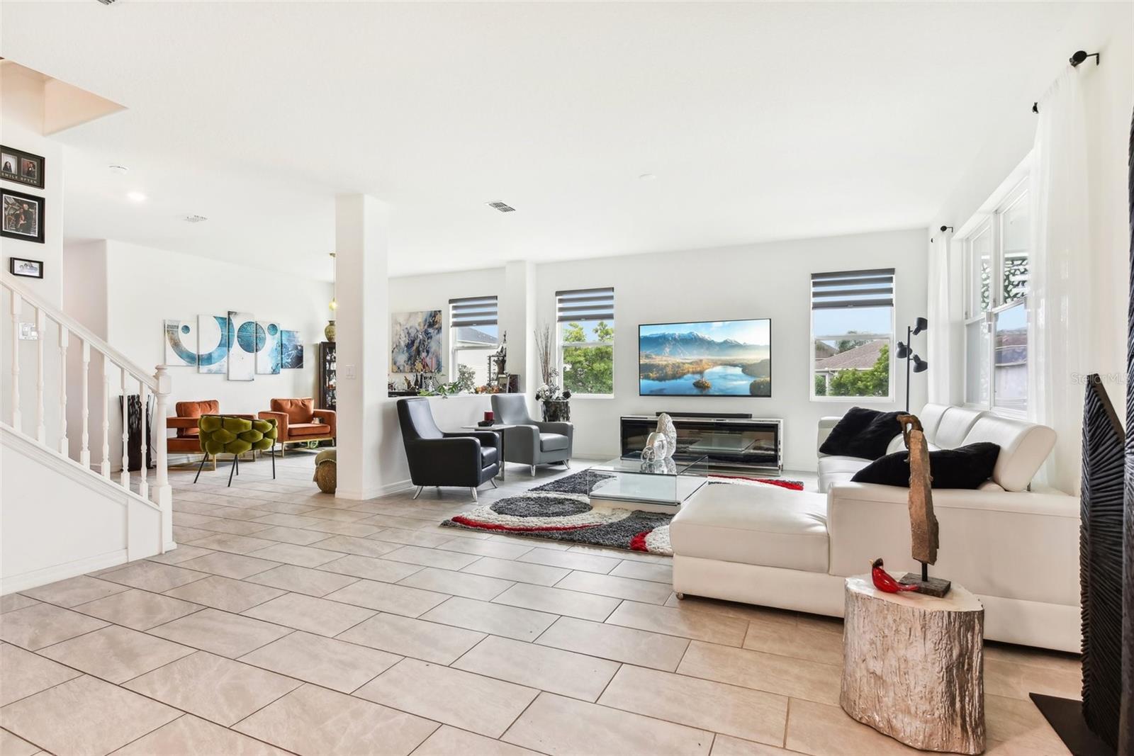 2215 UPLAND LANE