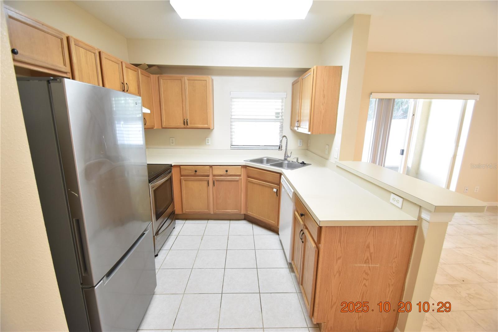 VILLAGES OF BLOOMINGDALE PH - Residential Lease