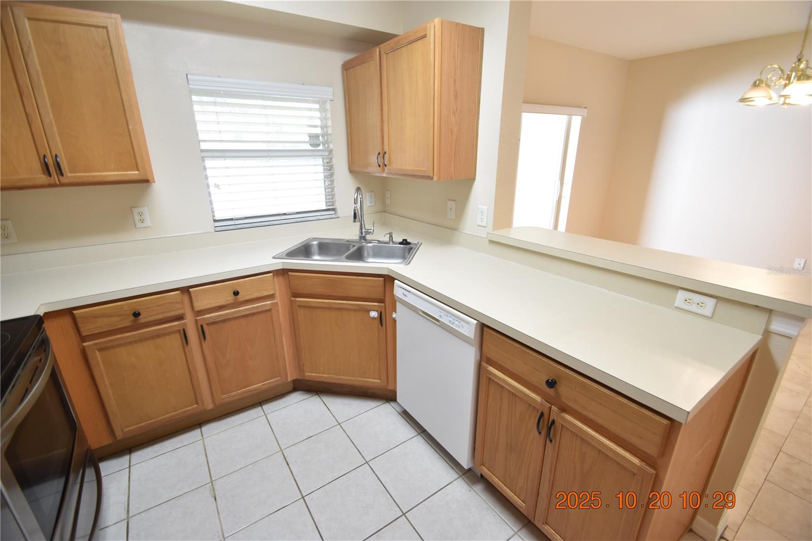 VILLAGES OF BLOOMINGDALE PH - Residential Lease