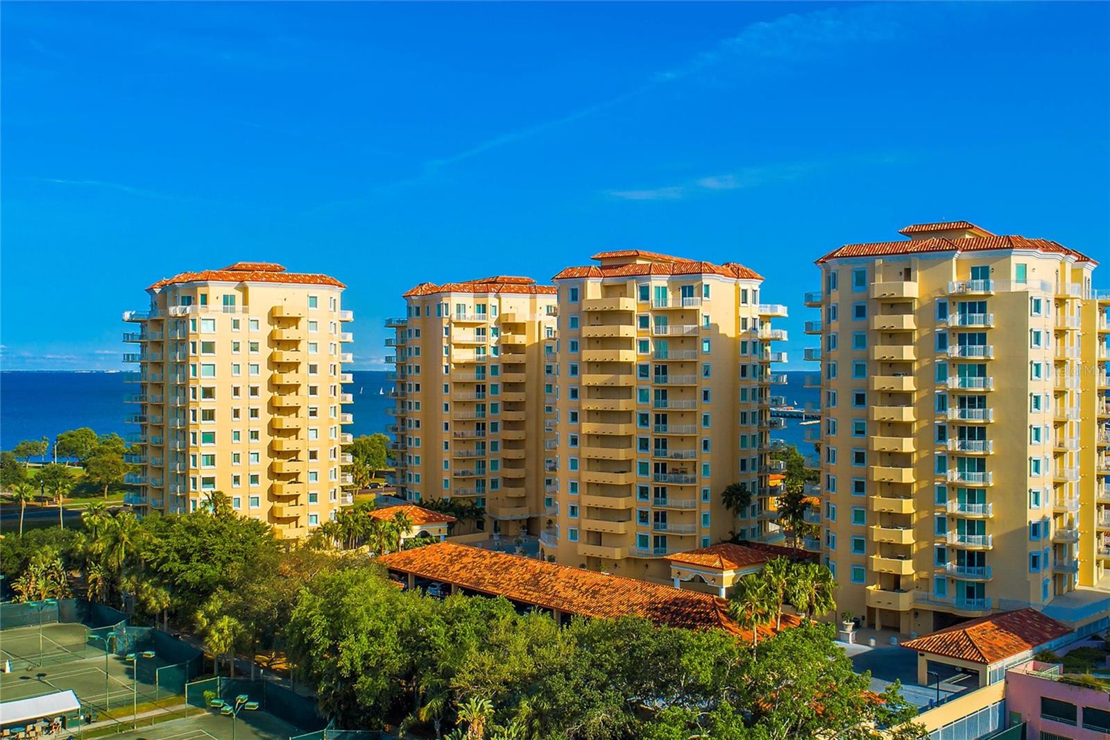 VINOY PLACE CONDO - Residential