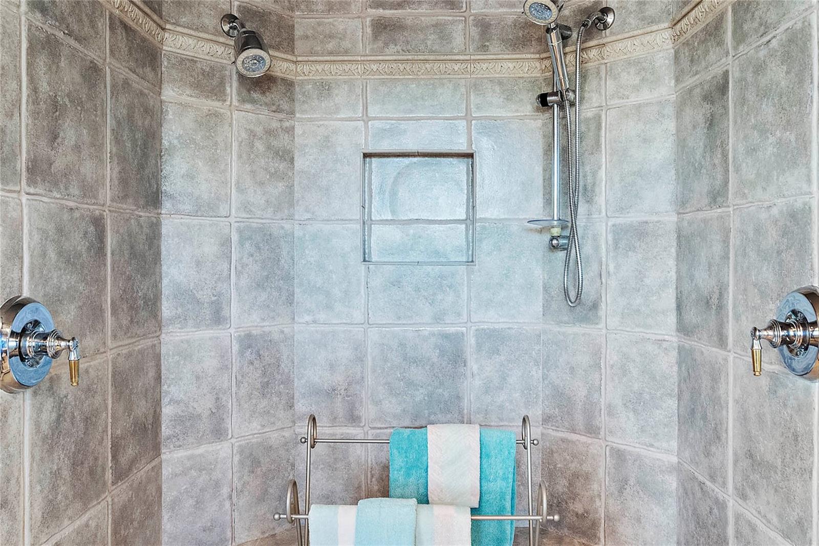 VINOY PLACE CONDO - Residential