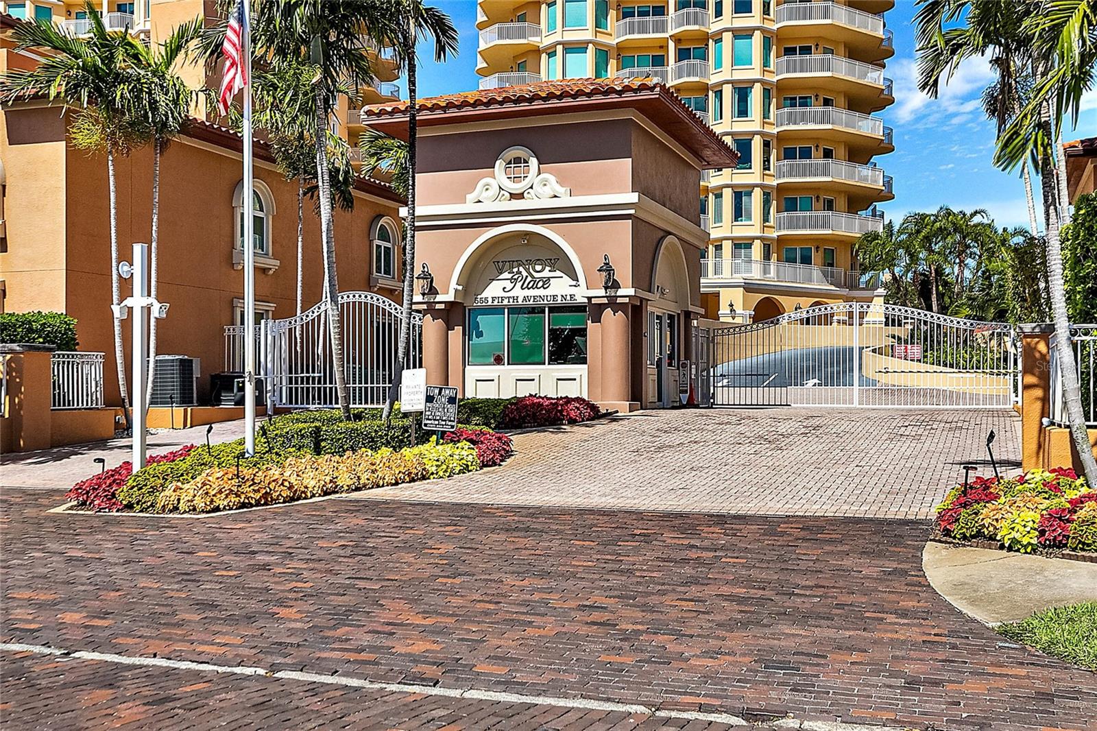 VINOY PLACE CONDO - Residential