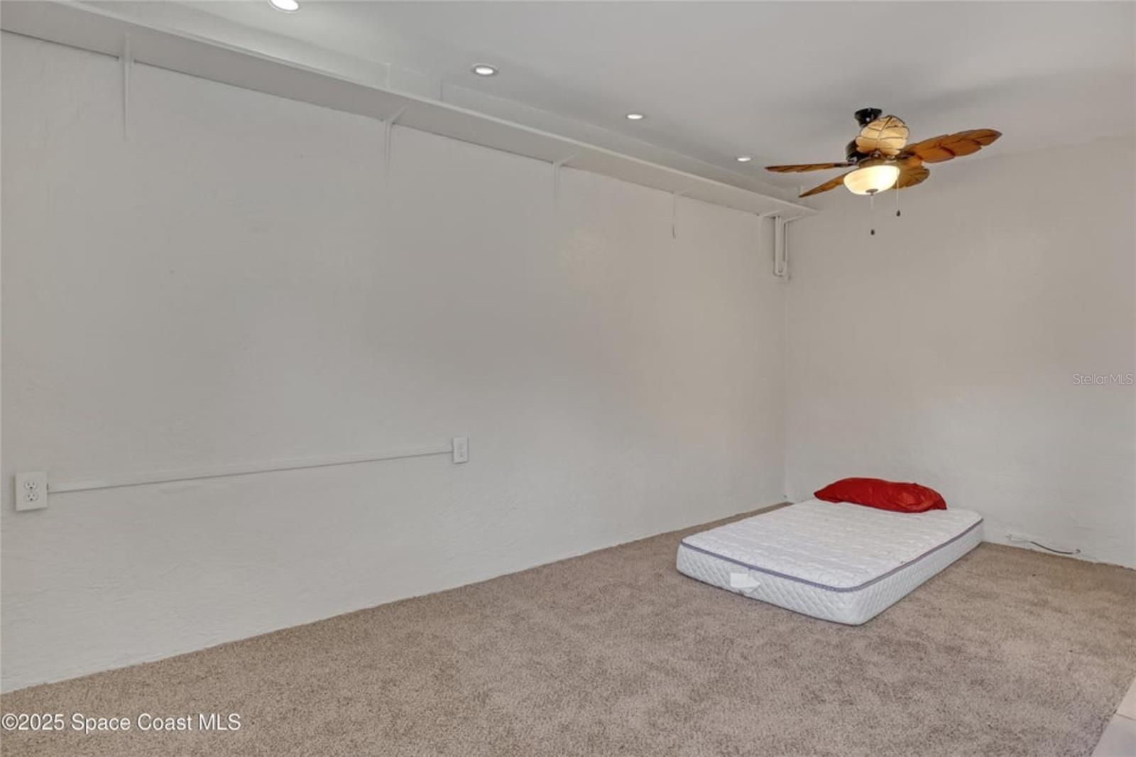 DELESPINE ON RIVER RESUB PT - Residential