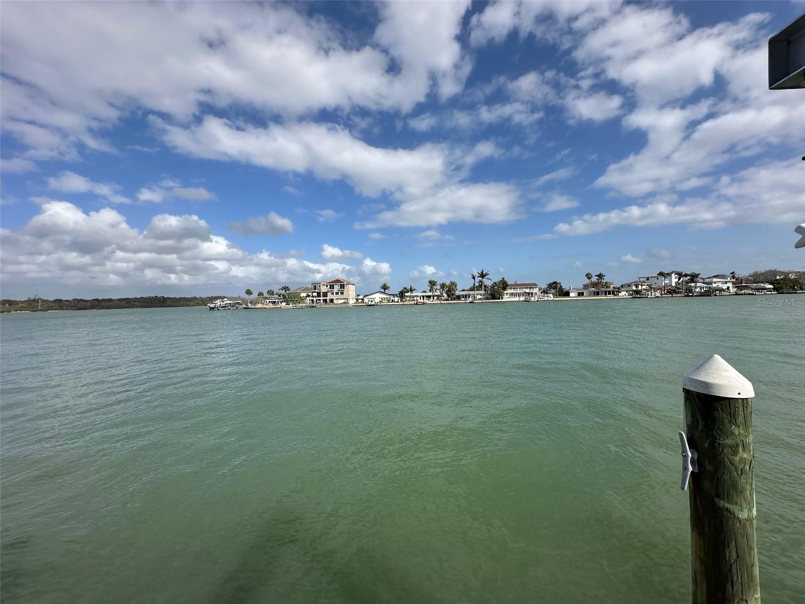 CRYSTAL ISLAND - Land